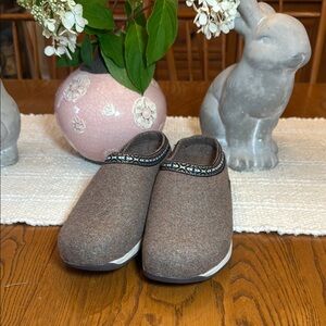 Therafit Women’s Wool Clog